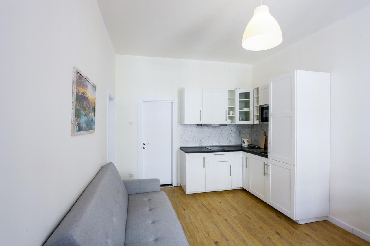 Churchill Apartments Прага Экстерьер фото
