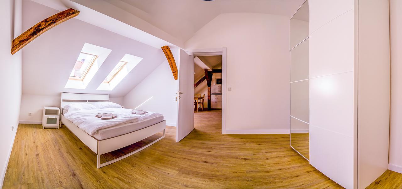 Churchill Apartments Прага Экстерьер фото