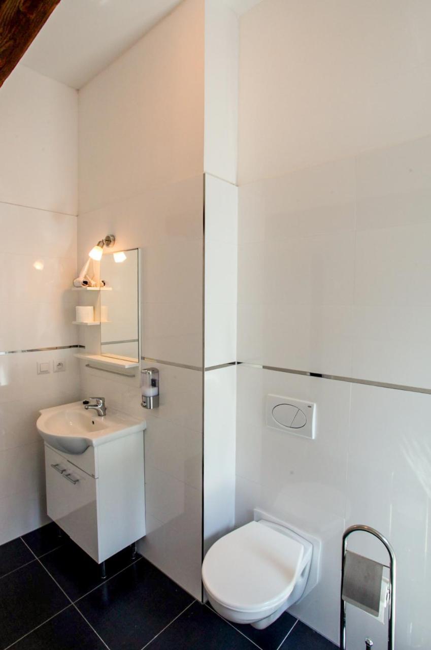 Churchill Apartments Прага Экстерьер фото