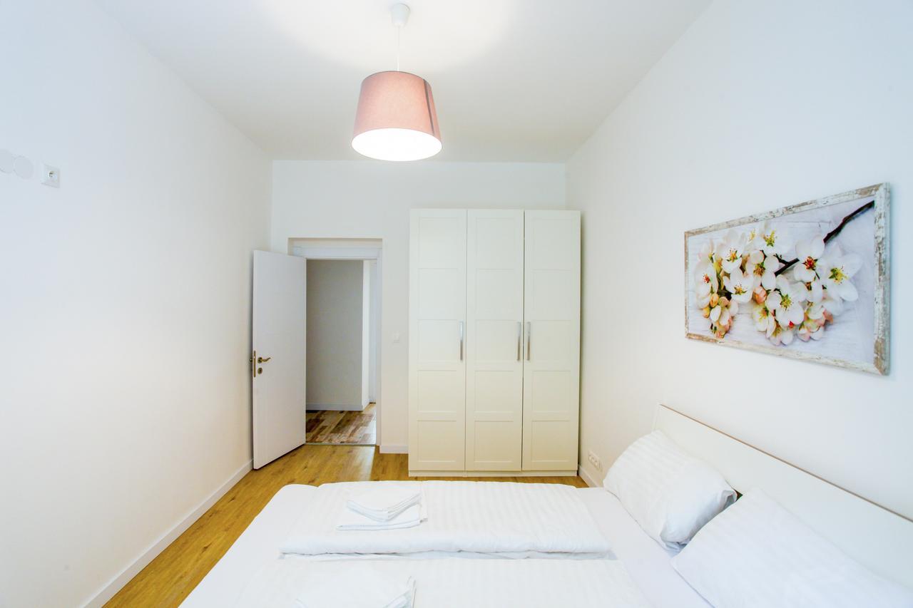 Churchill Apartments Прага Экстерьер фото