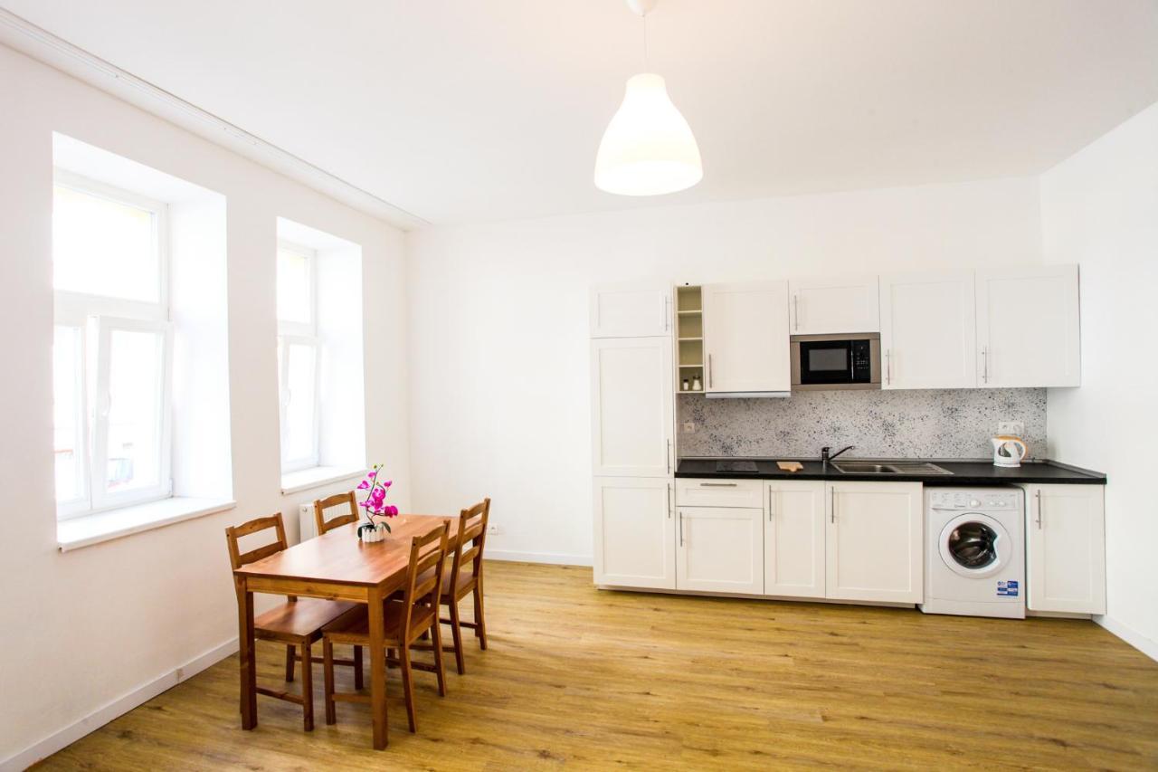 Churchill Apartments Прага Экстерьер фото