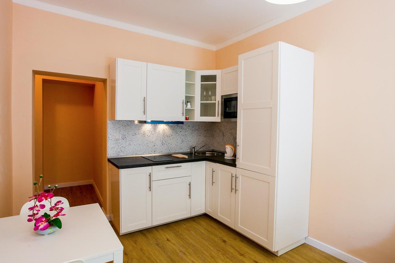 Churchill Apartments Прага Экстерьер фото